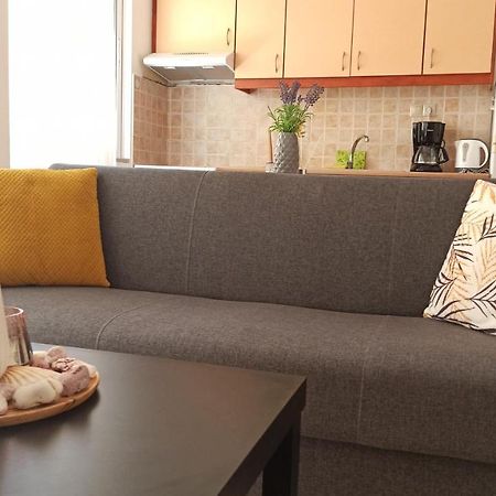 Cozy Flat Close To The Airport/Port And Center Nea Alikarnassos ภายนอก รูปภาพ