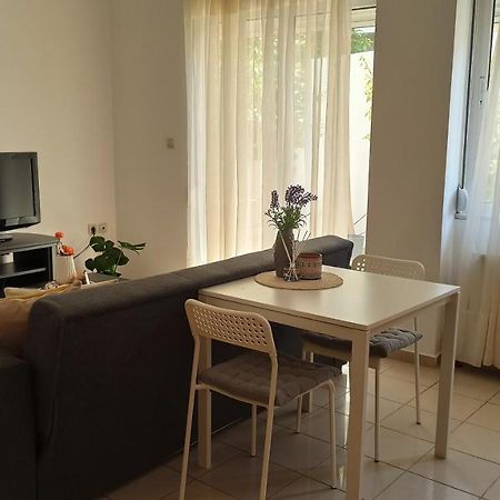 Cozy Flat Close To The Airport/Port And Center Nea Alikarnassos ภายนอก รูปภาพ