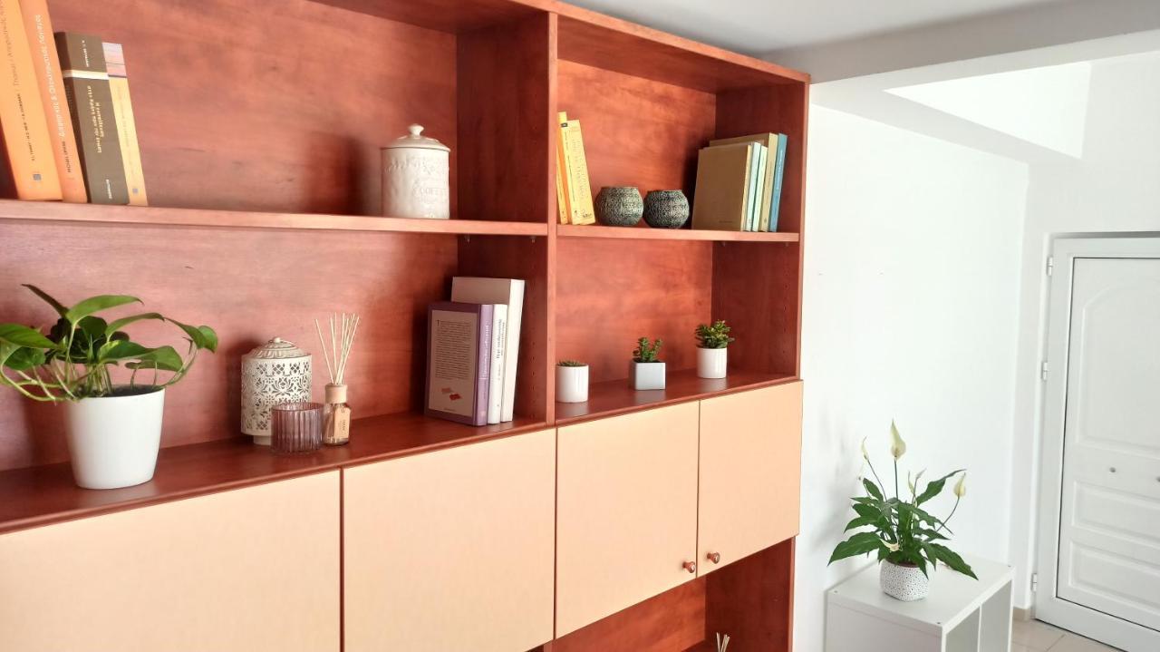 Cozy Flat Close To The Airport/Port And Center Nea Alikarnassos ภายนอก รูปภาพ