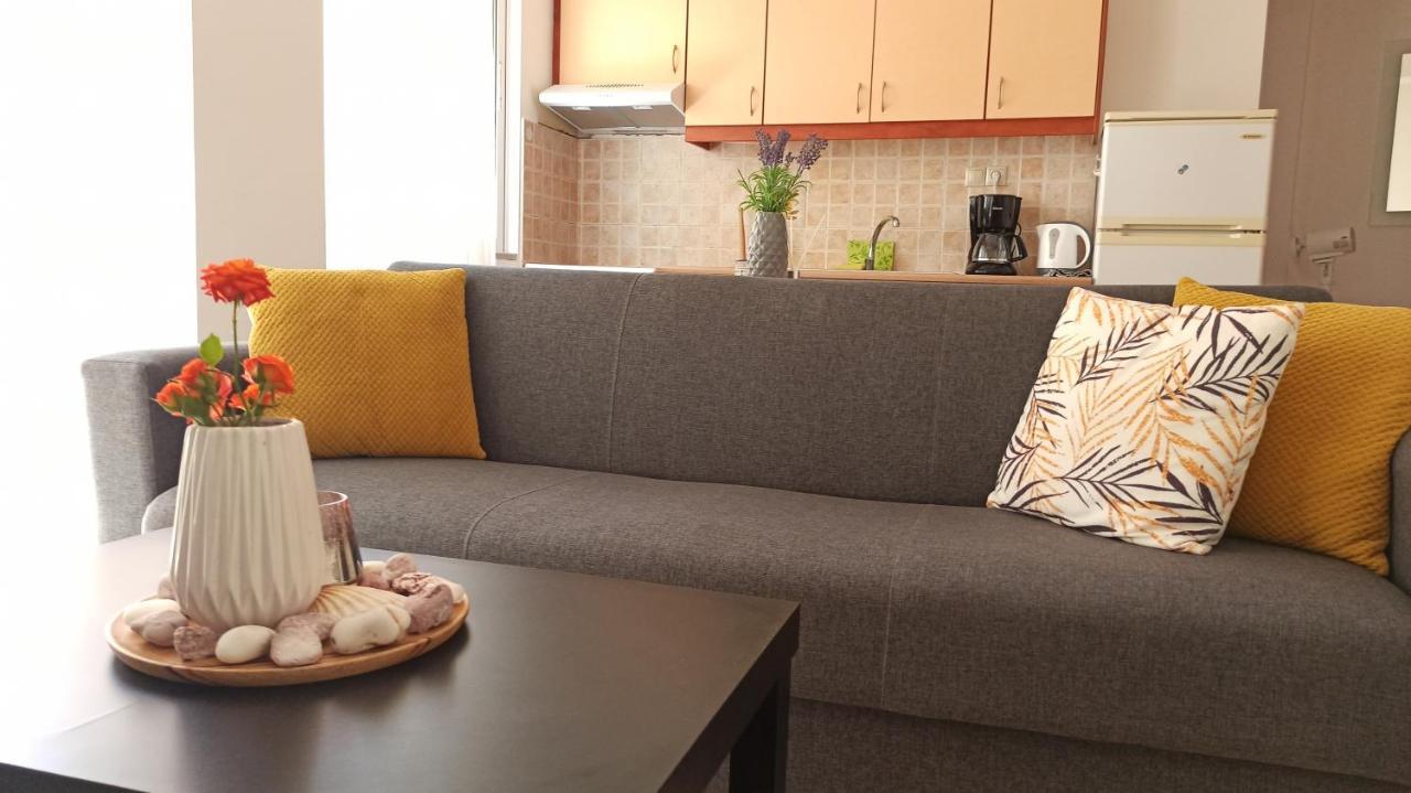Cozy Flat Close To The Airport/Port And Center Nea Alikarnassos ภายนอก รูปภาพ
